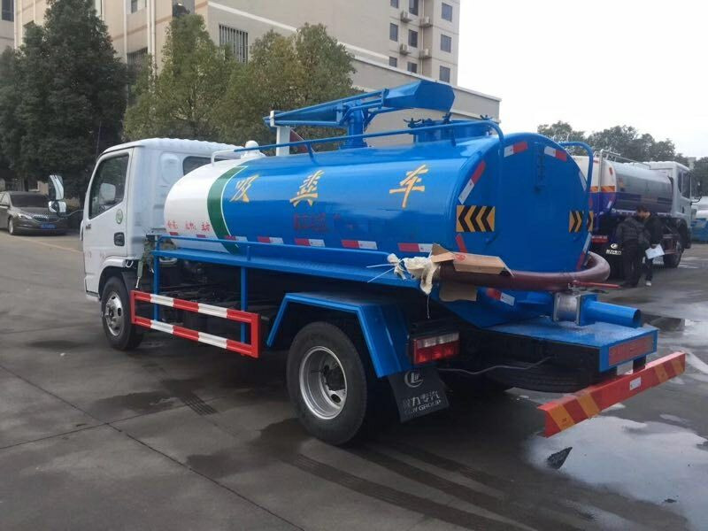 灑水車 城市環(huán)境的守護(hù)者